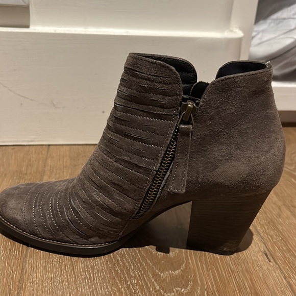 Paul Green - Women's Malibu Zip High Heel Ankle Booties - Picture 6 of 10